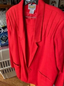 Women's Red Dress Suit - Size 18 1/2 - Gently Used - Picture 1 of 4