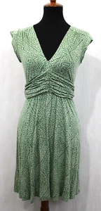 Vestido Banana Republic Talla S Pequeño Verde Ajuste Geométrico y Acampanado Mezcla Seda - Imagen 1 de 6