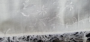 1.1 Mt Embroidered Silk Shawl With Fringe In White Square Hand Finished - Picture 1 of 12