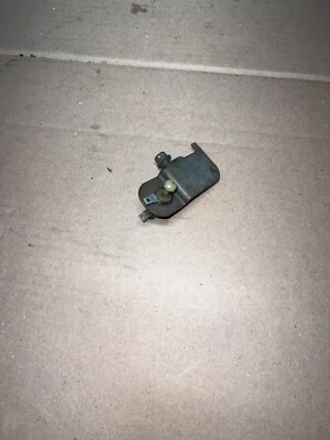 Interruptor de luz de freno y soporte para camioneta Dodge 1972-1978 Mopar 73 74 75 PN 3489649 Foto 1 de 4