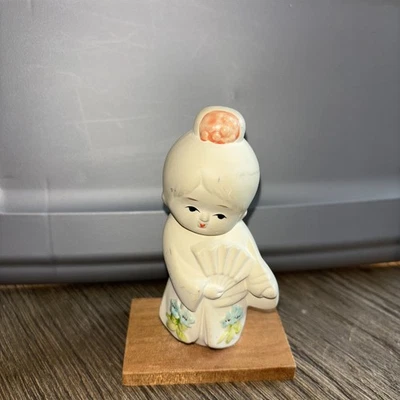 Japanese Pottery Kokeshi Doll Vtg Figurine Pastel Kimono Geisha Girl Standing - Image 1 of 4