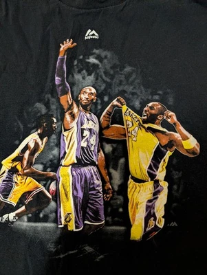 Camisa preta tamanho 2XL Kobe Bryant Majestic Los Angeles Lakers Mamba - Imagem 1 de 4
