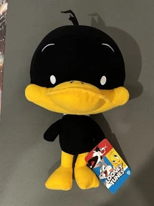 Neu mit Etikett Plüsch Daffy Ente Chibi Looney Tunes Warner Bros. Toy Factory 10 Zoll - Bild 1 von 3