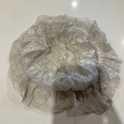 ANTIGUO TOCADO SOMBRERO GORRO INFANTIL BEBÉ NIÑOS BORDADO. Para bebé o muñeca Foto 1 de 4