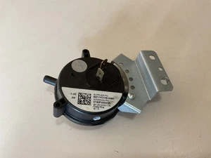 GOODMAN JANOTROL AMANA 0130F00001P 1.2WC PRESSURE SWITCH 9371VO-HS-0096 - Picture 1 of 4