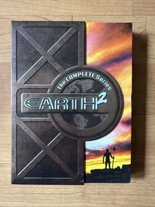 Earth 2 The Complete Series - Picture 1 of 3