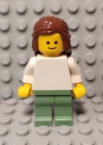 LEGO Creator 1 seltene Minifigur Verkäuferin aus Set 10185 Green Grocer twn073