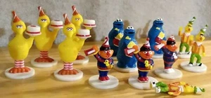 Sesame Street Big Bird Elmo CAKE TOPPERS Lote De Colección 13 Bert Cookie Monster RARO - Imagen 1 de 3