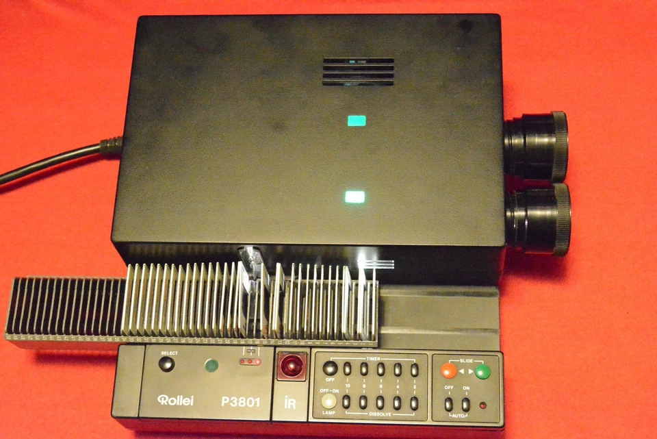 Rollei P3801 IR 35mm Twin Lens Dissolve Slide Projector,  90mm 1:2.4 S Heidosmat - Image 1 of 4