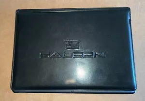 Cartera Guantera Saleen Ford Mustang/F150 S281/S302/S331 - Imagen 1 de 3