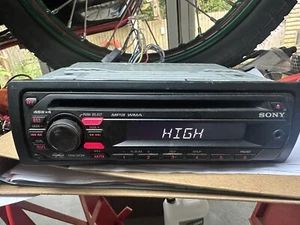 SONY 1 DIN RADIO CD MP3 PLAYER HEAD UNIT CDX-GT24 - Picture 1 of 6