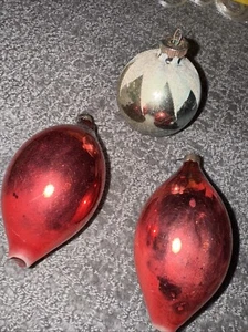 Set of 3 Pre-War Antique Christmas Ornaments Jumbo Red Teardrop & Silver Round - Picture 1 of 20