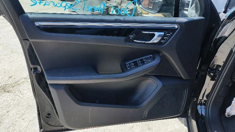 2015 2016 2017 2018 2019 2020 Porsche Macan Left Front Door Trim Panel 599734 Foto 1 de 4
