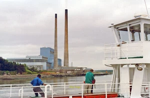 Photo 6x4 Tarbert power station from ferry View southward from ferry acro c1993 - Picture 1 of 1