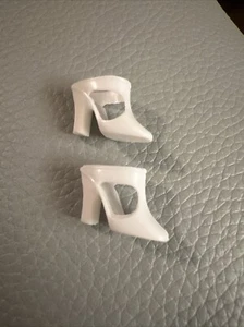 Vintage Barbie 1960s Japan WHITE T STRAP MOD HEELS Shoes #1518 #3417 - Picture 1 of 3
