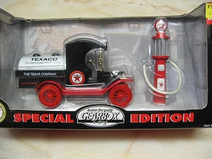 TEXACO 1912 FORD MODEL T OIL TANKER & 1920'S WAYNE GAS PUMP DIE CAST COIN BANK - Picture 1 of 1