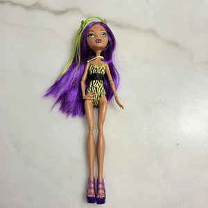 Monster High Clawdeen Wolf Skull Shores Doll (First Wave) - Picture 1 of 6