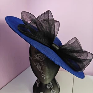 cappello da sposa ascot fascia burlesque fascinatore grande fascinatore blu royal nero - Foto 1 di 3