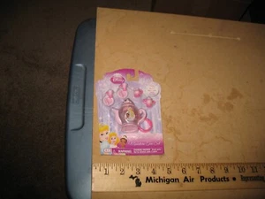 2011 NOS UNOPENED DISNEY PRINCESS MINIATURE TEA SET - Picture 1 of 5