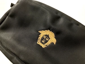 BOLSO BOLSA MAQUILLAJE BORDADO CABEZA MEDUSA VINTAGE AÑOS 90 GIANNI VERSACE NEGRO MEDIANO - Imagen 1 de 17