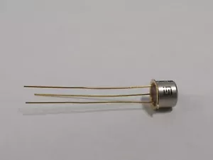 SIGNETICS 2N388A VINTAGE TOP-HAT TRANSISTOR OLD GOLD - Picture 1 of 2