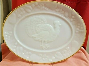 Plato de pavo de cáscara dorada vintage, corvejón de anclaje 15 1/2"" de largo y 11 3/4"" de ancho - Imagen 1 de 5