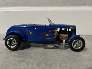 1/24 Scale Model 1932 Ford Hot Rod Blue With Flames Old School Vibes - Picture 1 of 5