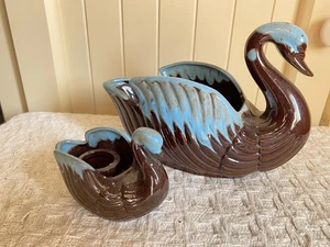 Portacandele e fioriera vintage Enesco Redware smalto a goccia ceramica cigno MCM - Foto 1 di 21