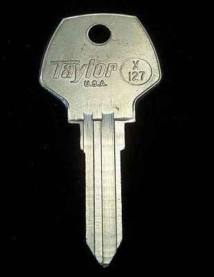 X127 Harley Davidson AMF Llave de encendido en blanco '70-85 Electra Wide Glide Pala Head Foto 1 de 4