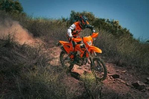 KTM 500 EXC-F, 2025 MODEL, IN STOCK NOW, ONE LEFT. SAVING £1500. - Picture 1 of 14