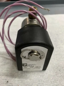 Parker 04F20C3108ACFGC4208 Complete Valve 11.8 Watts Air Water Light Oil - Picture 1 of 2