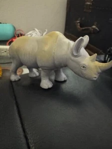 Figura Animal Juguete Wild Rhino Gris Plástico 6" ¡¡Nuevo!!! - Imagen 1 de 4