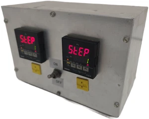 Omron E5CK-TAA1-500 Dual Digital Temperature Process Custom Controller Box PNP - Afbeelding 1 van 11