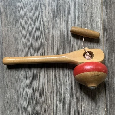 Trottola in legno. Con meccanismo di lancio - Immagine 1 di 4