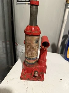 VINTAGE TRAYWAY HYDRAULIC JACK 1 1/2 TON - Picture 1 of 5