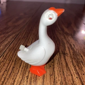 Vintage 1977 TOMY Wind-Up Goose. Works Great! - Picture 1 of 6