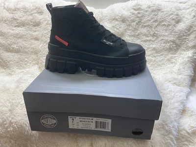 Palladium Women’s Revolt Hi TX Round Toe Hiking Boots 97242-010-M Black Size 7 - Image 1 of 3