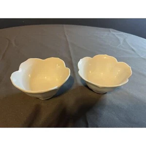 Vintage Beautiful White Porcelain Lotus Flower Shaped 4” Bowl Lot Of 2 - Picture 1 of 4