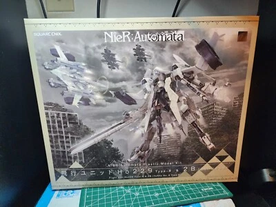 SQUARE ENIX NieR:Automata Unidad de Vuelo Ho229 Tipo-B y 2B YoRHa No.2 Tipo B Kit Foto 1 de 3