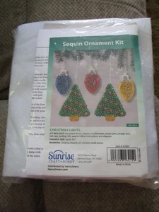 NIP!!! SEQUIN ORNAMENT KIT CHRISTMAS LIGHTS MAKES 5 - Picture 1 of 2