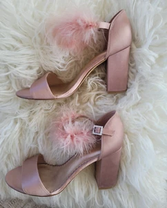 Next Schuhe Größe 6,5 Altrosa offene Zehenpartie verstellbar Knöchelriemen flauschig - Bild 1 von 8