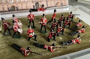 Vintage 18 Britains Hand painted metal 1/32 half-booted British Light Infantry