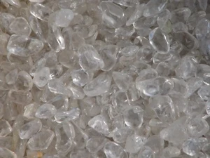 Clear Quartz Crystal Chips, Not Drilled, Polished ~ 100 Grams Bulk Lot - Imagen 1 de 6