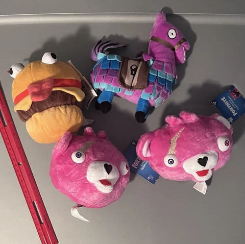 Fortnite plush Loot Llama 4Pack  Veriety Bundle Jazwares Epic Games Collectables Cover