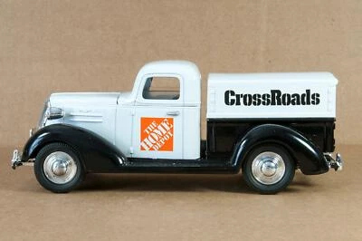 Concesionario Dave MUY RARO HOME DEPOT CROSSROADS SPEC CAST 1937 CHEVROLET BANK 1994 Foto 1 de 4
