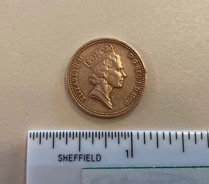 1990 United Kingdom 1 Penny - Elizabeth II (3rd portrait; non-magnetic) KM# 935 - Picture 1 of 2