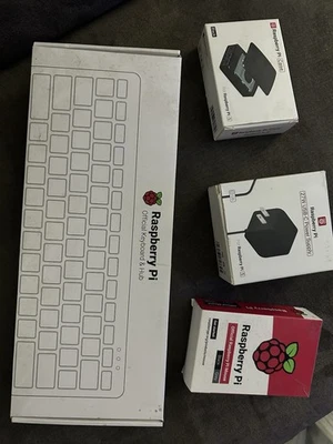 Raspberry Pi 5 8GB RAM Starter kit - Includes OEM Case, PSU, KB, M, SD, HDMI - Image 1 of 2