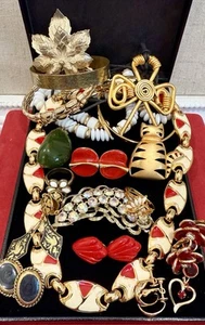 Vintage Estate Costume Jewelry Lot! MONET, NAPIER and more! - Picture 1 of 5