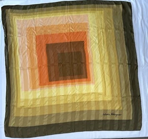 Foulard Salvatore Ferragamo 100% seta - Foto 1 di 5