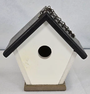 Weatherproof Composite Wren Chickadee Bird House w Chain to Hang - Picture 1 of 17